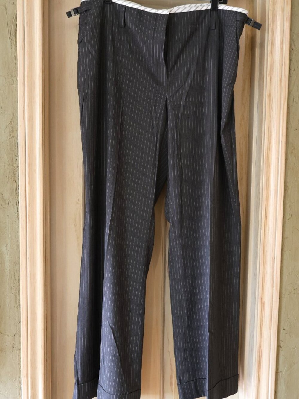 EUC Calvin Klein Women's Gray White Pinstripe Cuffed Slacks Pants Size 18W